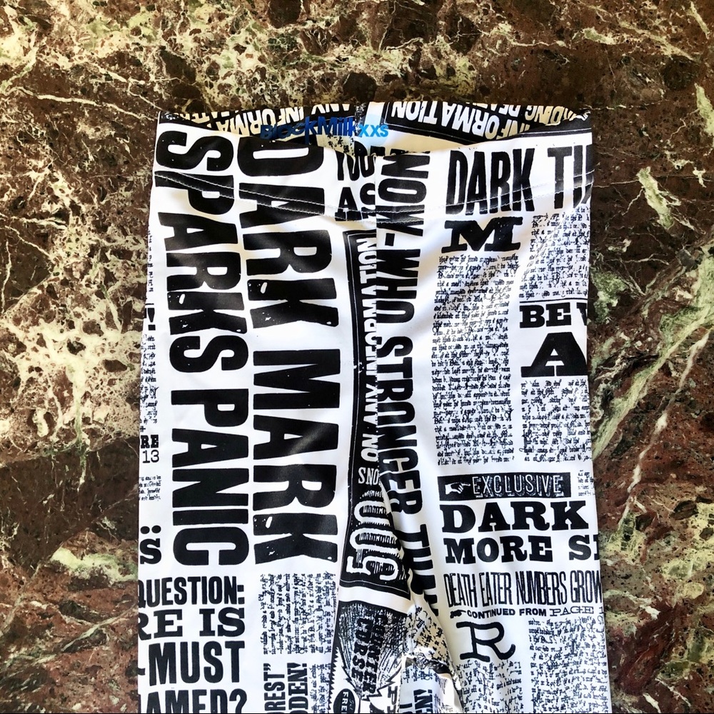 BLACKMILK Limited Edition Daily Prophet Harry Potter High Waist Leggings - Picture 5 of 8